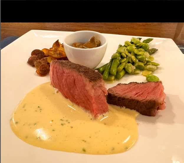 Ribeye medium-rare met zelfgemaakte béarnaisesaus